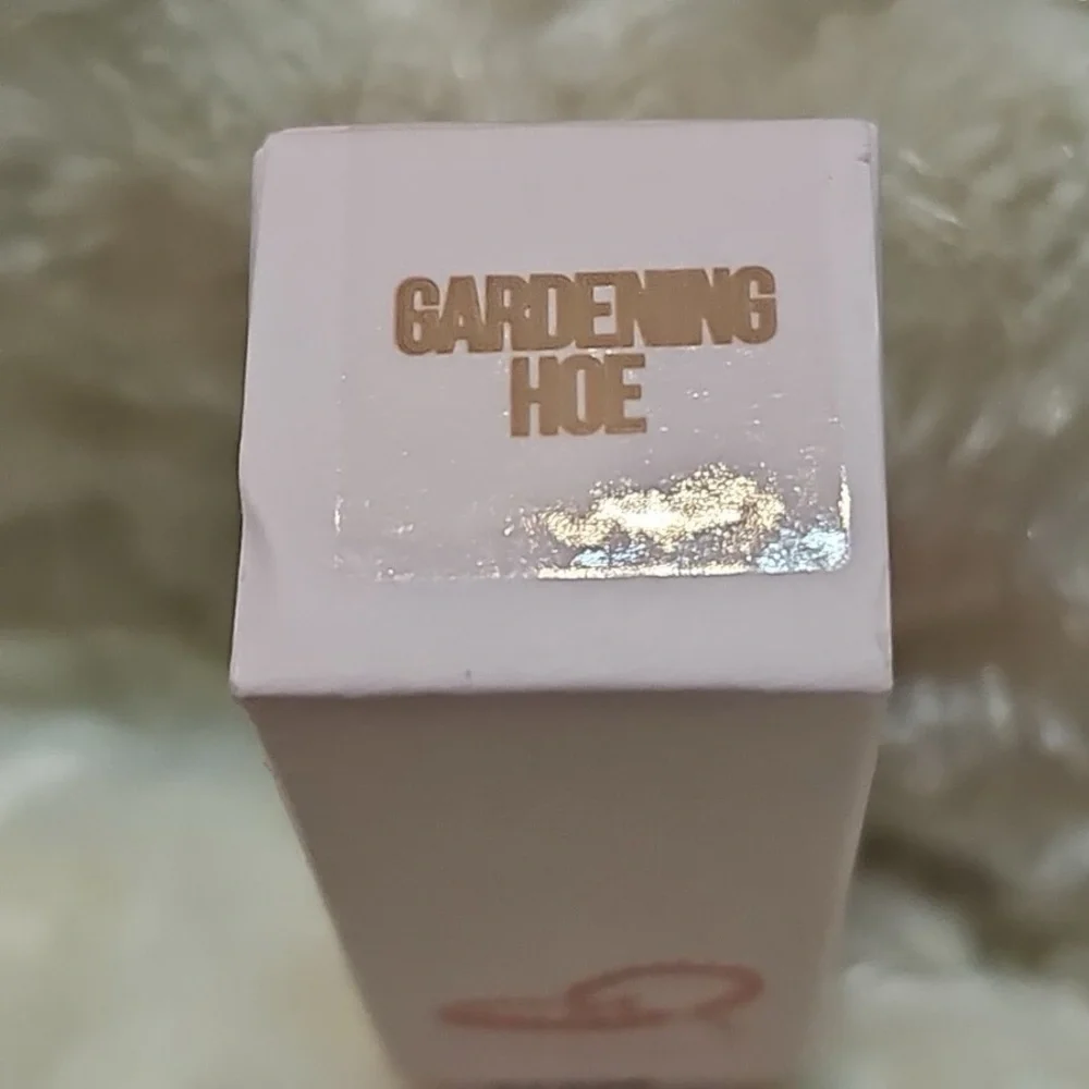 Jeffree Star Gardening Hoes Velvet Trap Lipstick Nude Brown Matte Color Iconic